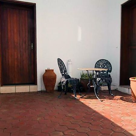 Fly Me To The Moon Guesthouse Mossel Bay Exterior photo